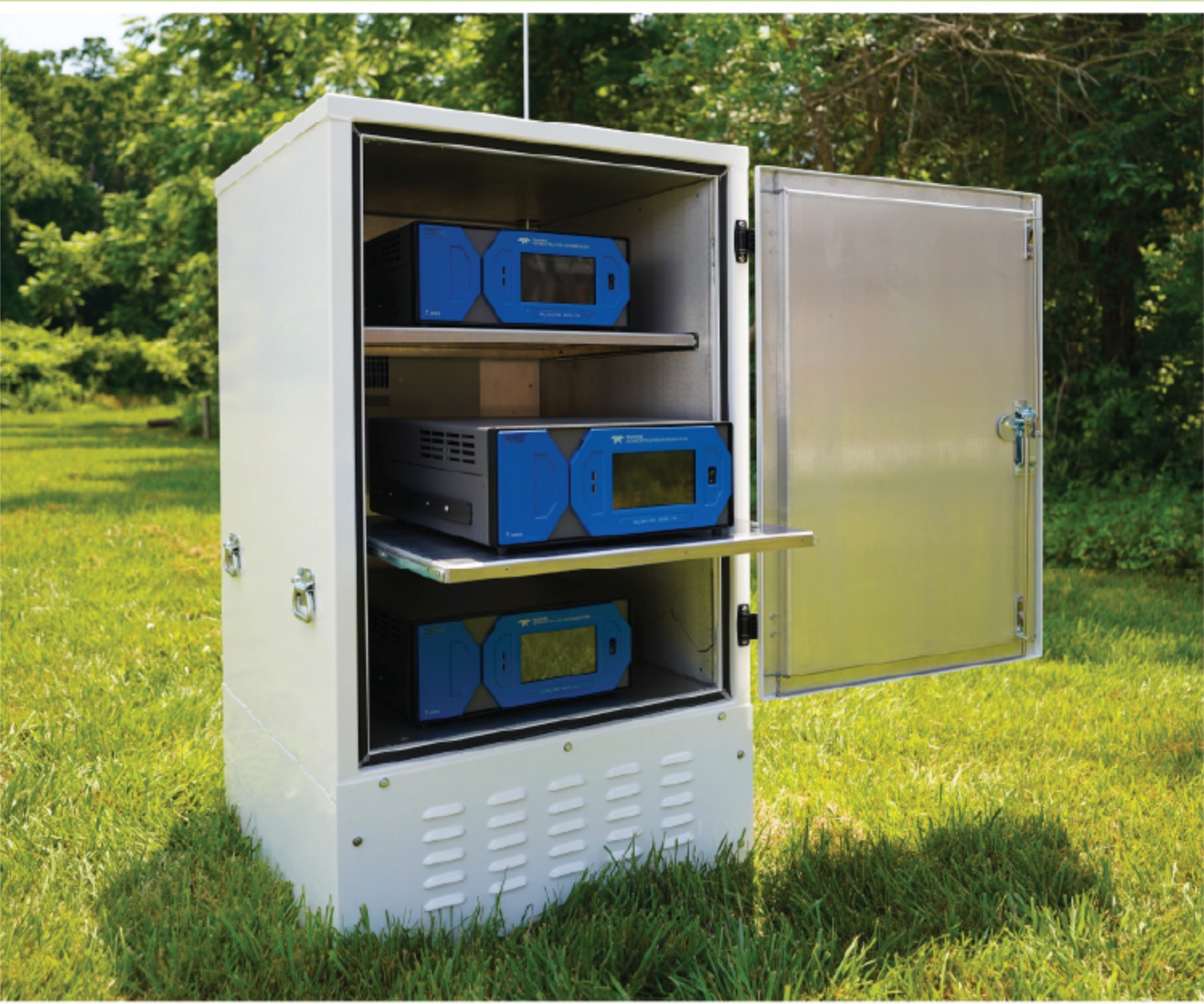 DETECT™ Micro compact ambient air monitoring enclosure with rollout analyzer shelves