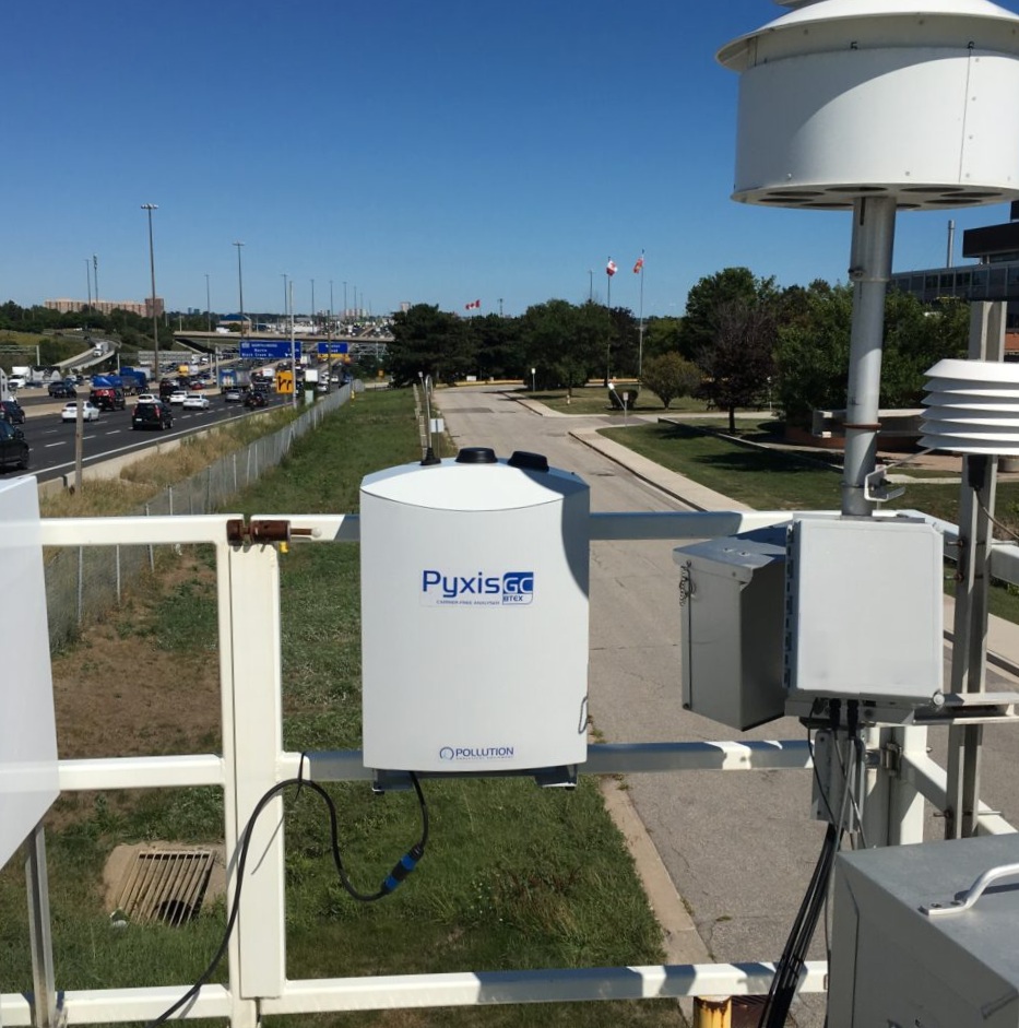 PyxisGC BTEX installed for highway ambient air quality monitoring and BTEX measurement
